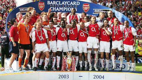 Arsenal hoàn thành Premier League mùa giải 03/04 bất bại