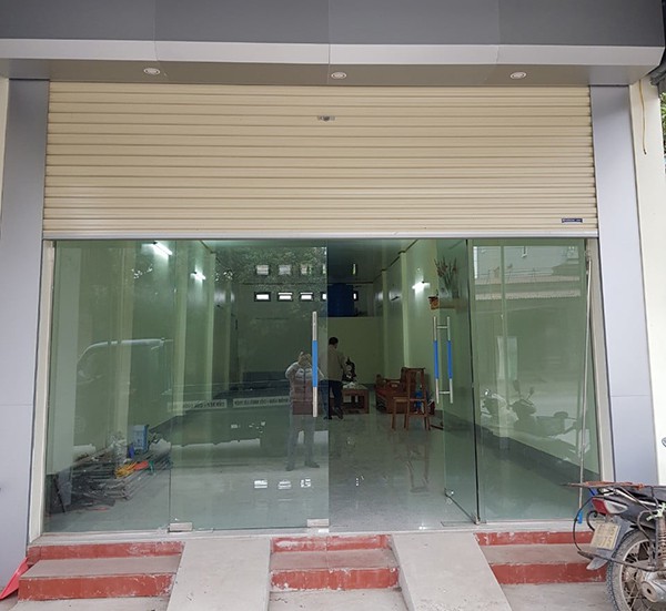 cửa kính cường lực , cửa kính cường lực khung nhôm, cửa kính cường lực khung gỗ, cửa kính cường lực giá bao nhiêu, cửa kính cường lực bản lề sàn, cửa kính cường lực lùa 2 cánh, cửa kính cường lực đẹp, mẫu cửa kính cường lực 2 cánh, 